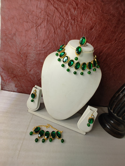Emerald Mehar Jewellery Set