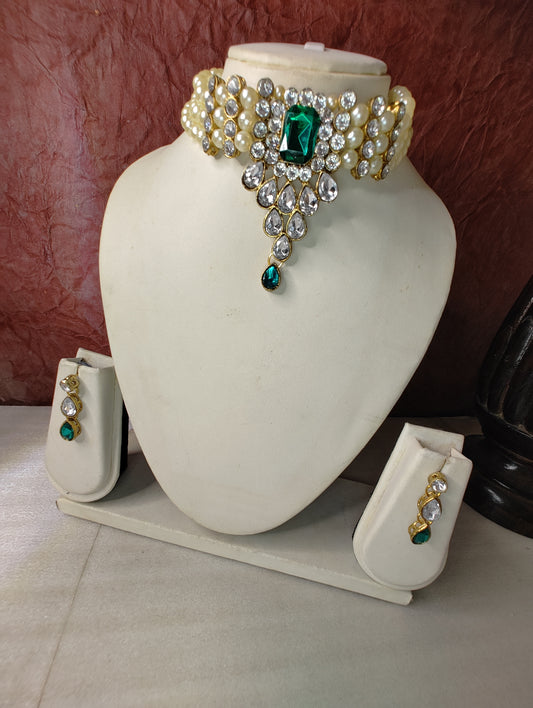 Emerald Laasya Jewellery Set